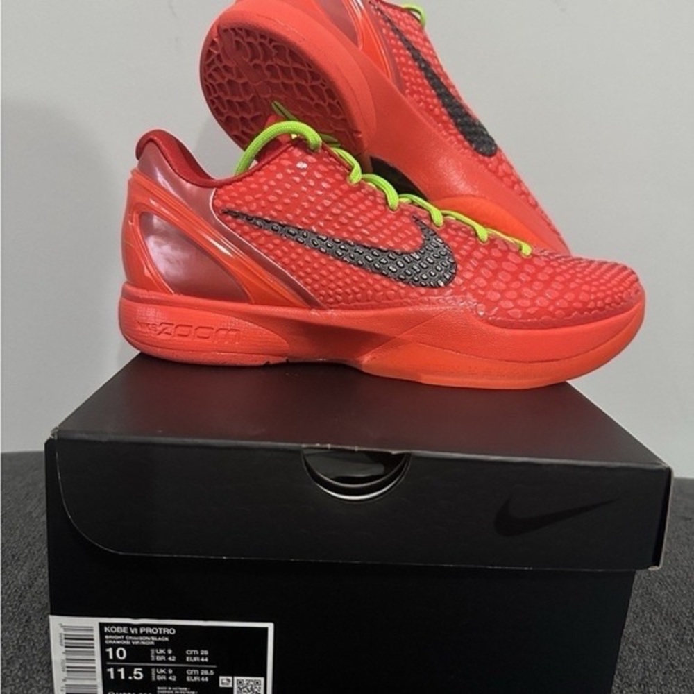 BRAND NEW Zoom Kobe 6 “Reverse Grinch” Size M FV 6